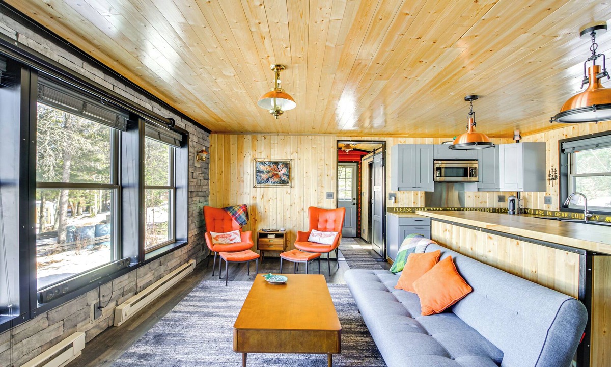 Tower Cabin | Lakefront Cabin on Lake Vermilion w/Large Dock