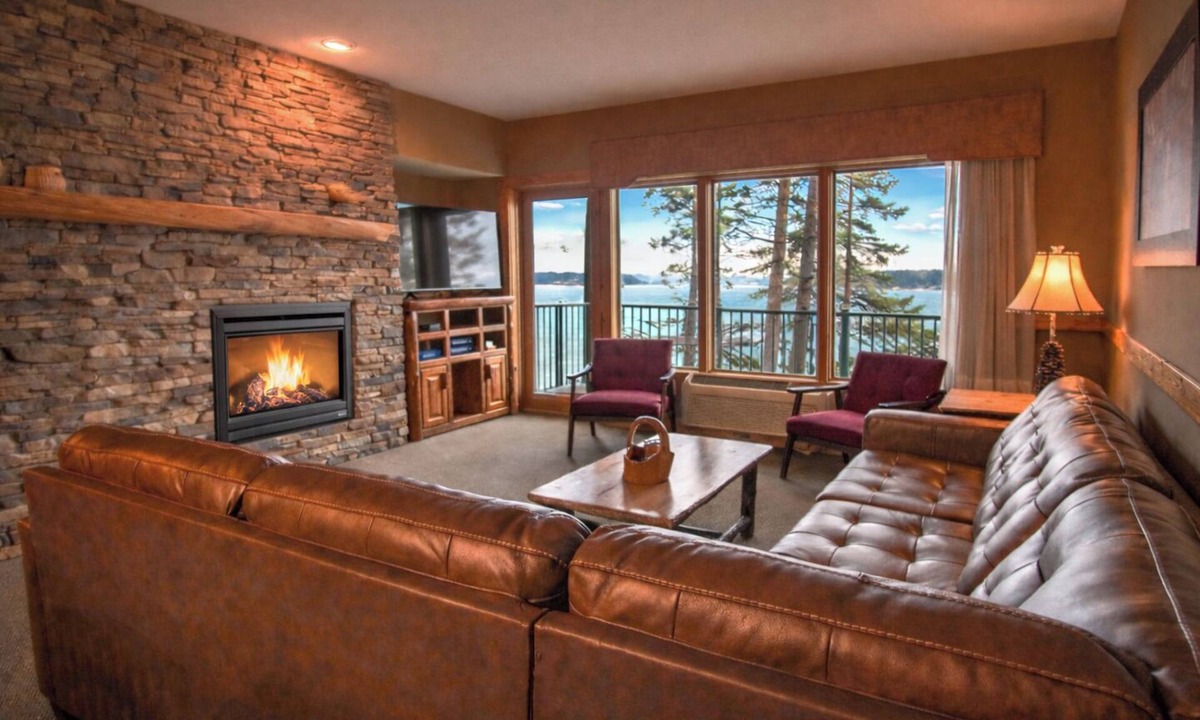 Two Harbors Condo | Lakefront Condo: Pool, Hot Tub, Deck, Fireplaces