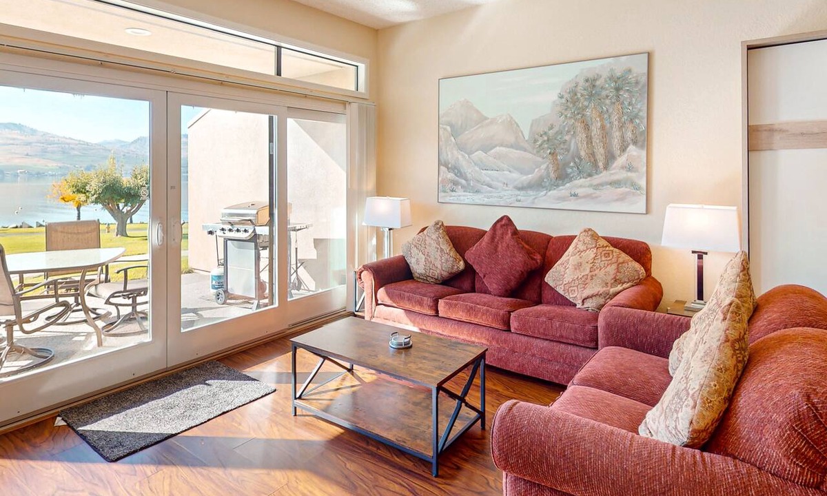 Chelan Condo | Lakefront condo with amazing views, pool, hot tub, beach access, and fireplace