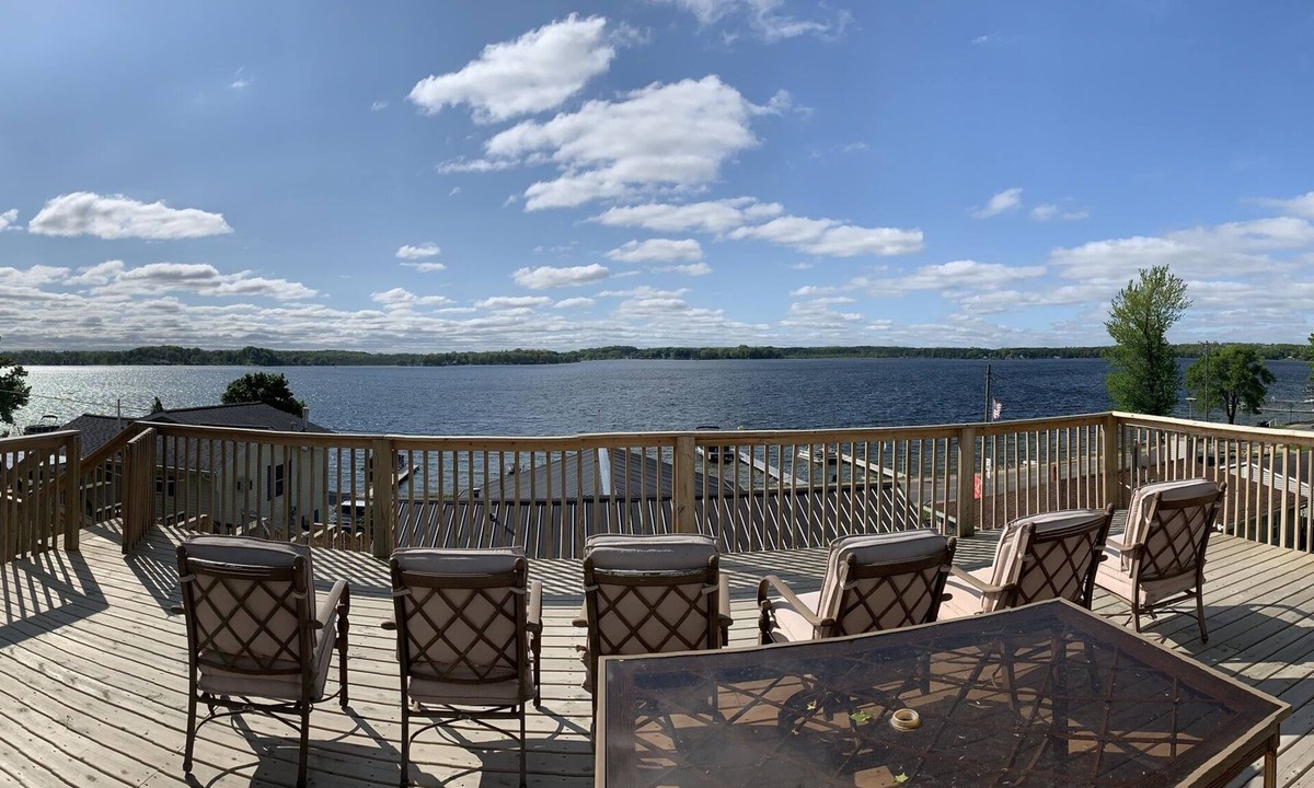 Chippewa Lake Cottage | Lakefront Cottage | Huge Deck, Fire, Kayaks & Dock