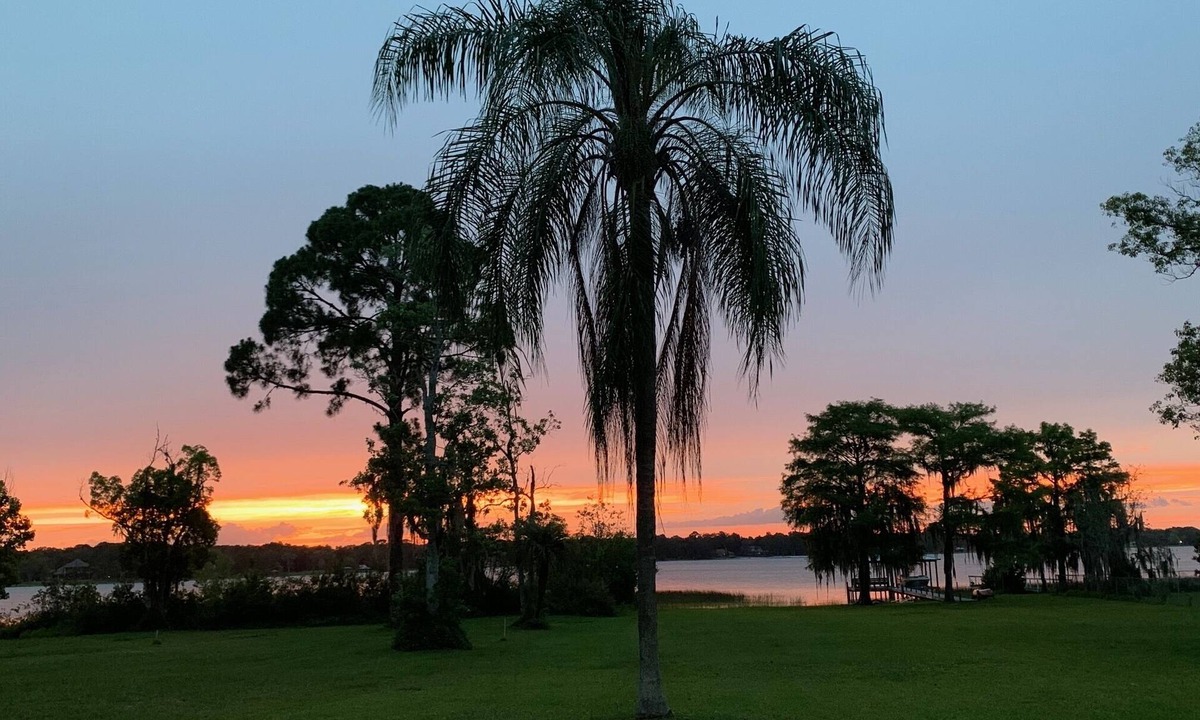 Eustis Cottage | Lakefront Cottage with Dock and Sunset Views, Mount Dora