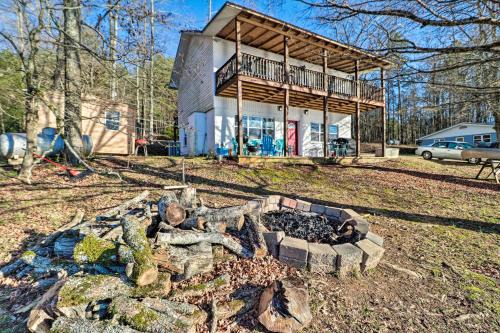 Delta House | Lakefront Delta Cottage w/Views, Canoe & Dock!