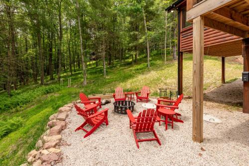 North Glade Hills House | Lakefront Escape