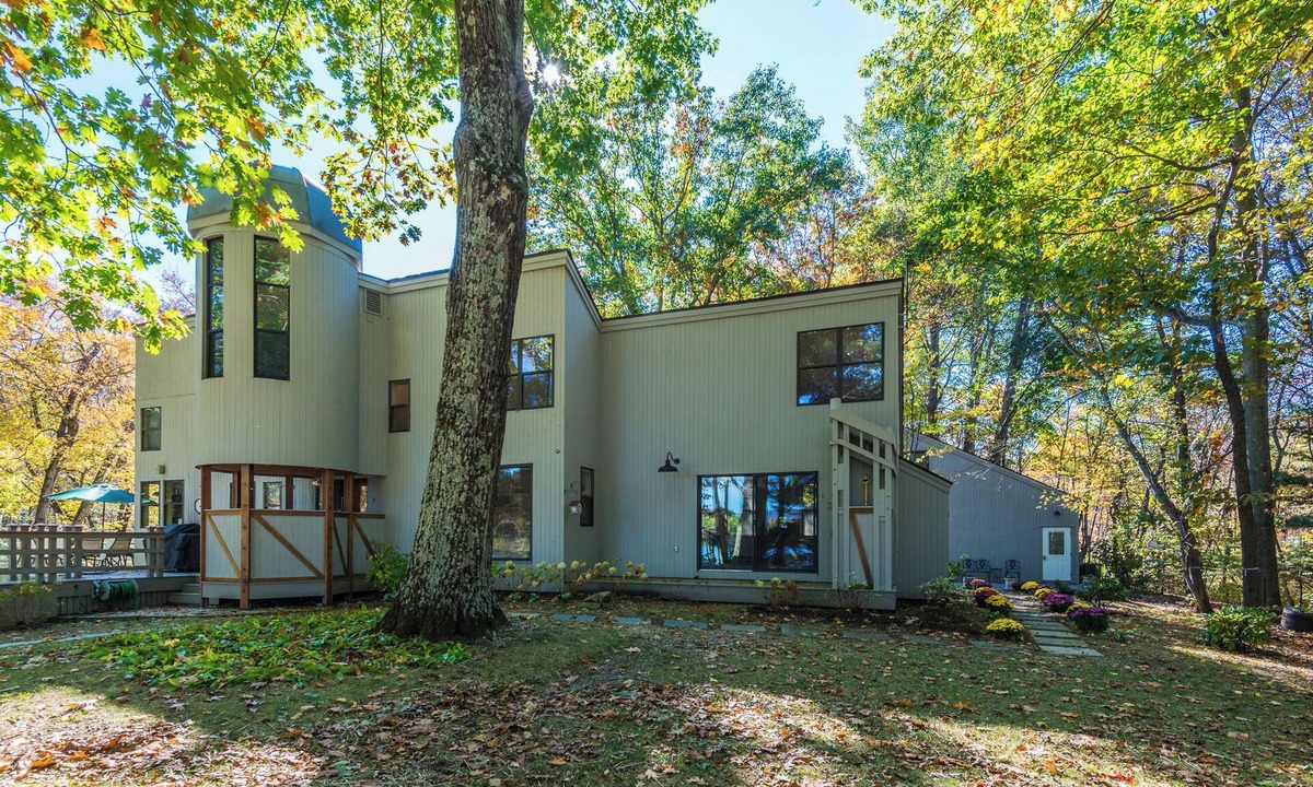 Town of Copake House | Lakefront Estate - Private Dock, Guest House & Room for 14