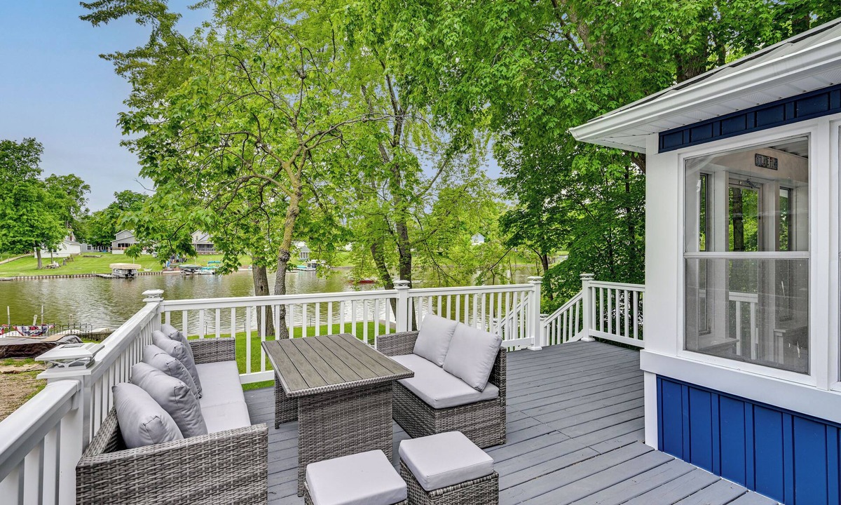Colon House | Lakefront Getaway w/Private Dock in Colon!