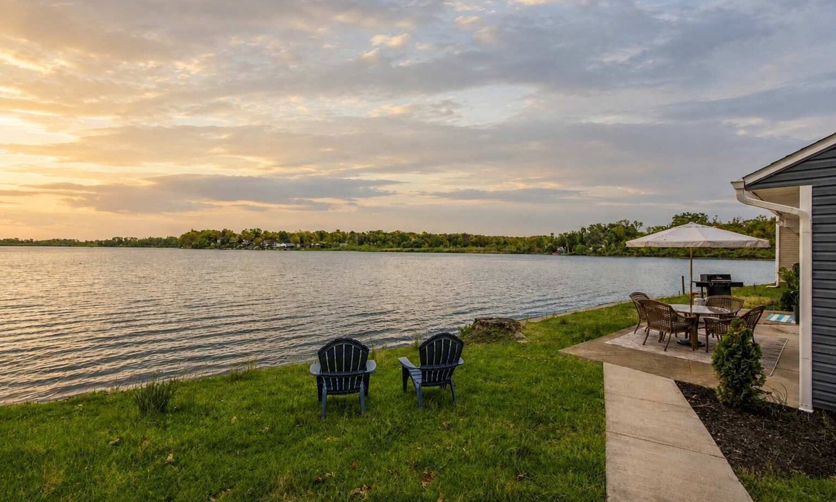Portage Lakes House | Lakefront | Grill | Bunk Beds | Sleeps 6