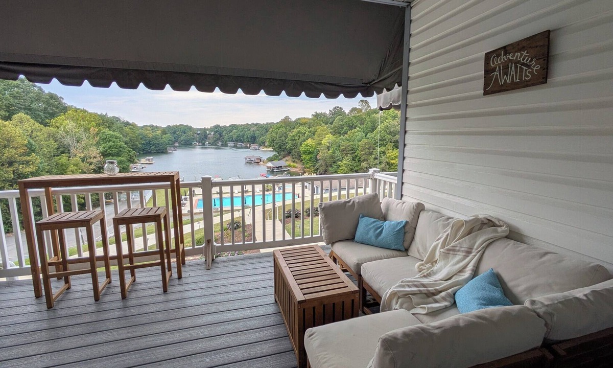 North Shore Condo | Lakefront Hideaway - Lake Views with Pool & Kayaks for Use
