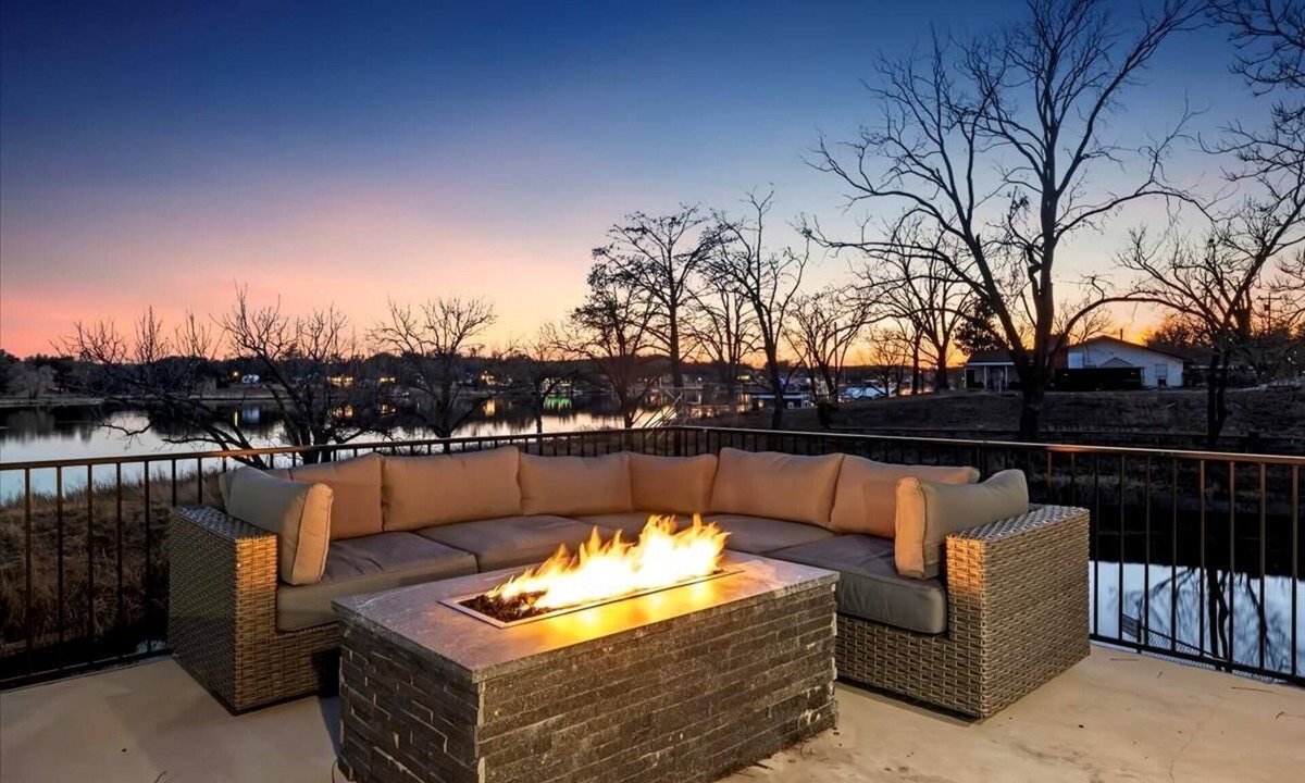 Kingsland House | Lakefront Home w/Pool, Spa, & Game Room!
