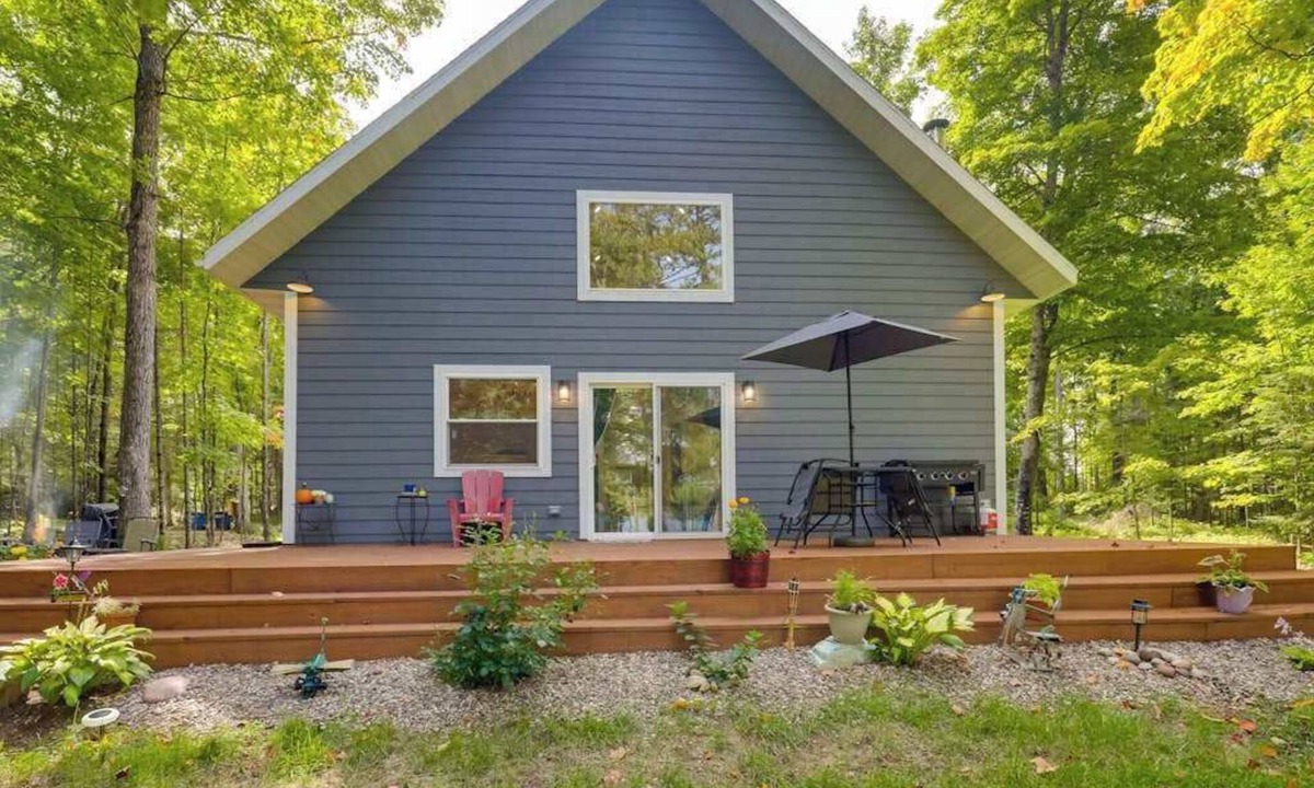 Conover House | Lakefront home with, dock, kayaks, paddle boards, fire pit & more