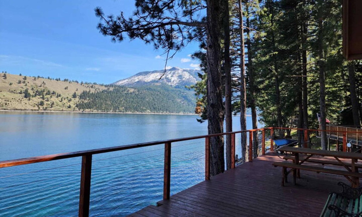 Joseph House | Lakefront home with wraparound deck, modern appliances, WiFI & dog-friendly