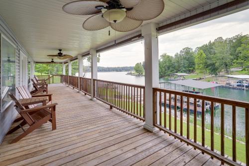 Horseshoe Bend House | Lakefront Horseshoe Bend Home w/Boat Dock!