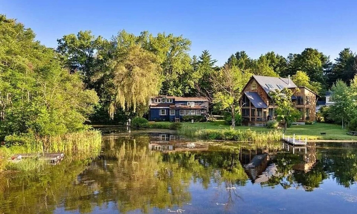 Lenox Dale House | Lakefront, Kayaks Included, Come Unwind In Lenox!