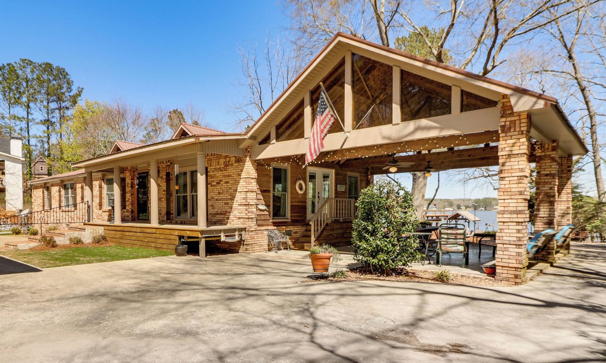 Leesburg House | Lakefront Leesburg Home w/Private Dock & Ramp!