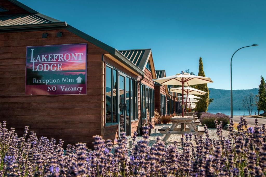 Te Anau Hotel | Lakefront Lodge