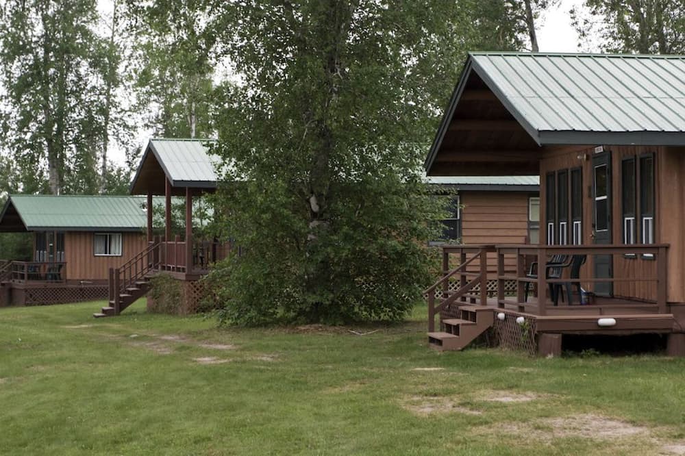 Thunder Bay House | Lakefront Log Cabin Rentals on Whitewater Lake in Thunder Bay District of Ontario