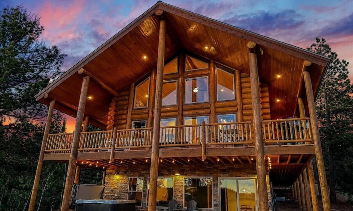 Spring Valley Cabin | Lakefront Log Cabin | Private Hot Tub | Stunning Lake Views