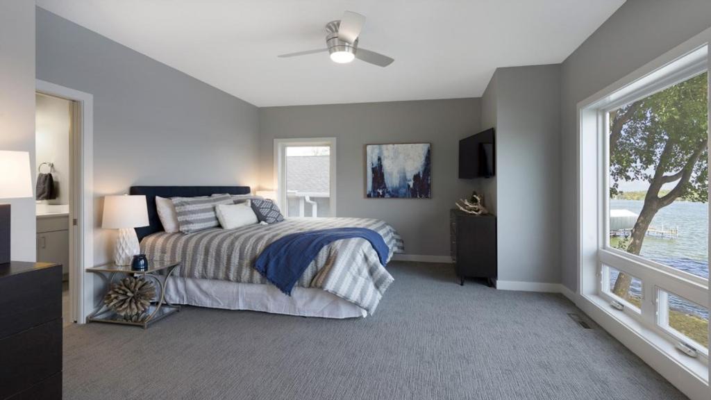Mound House | Lakefront Luxury Four Bedroom House