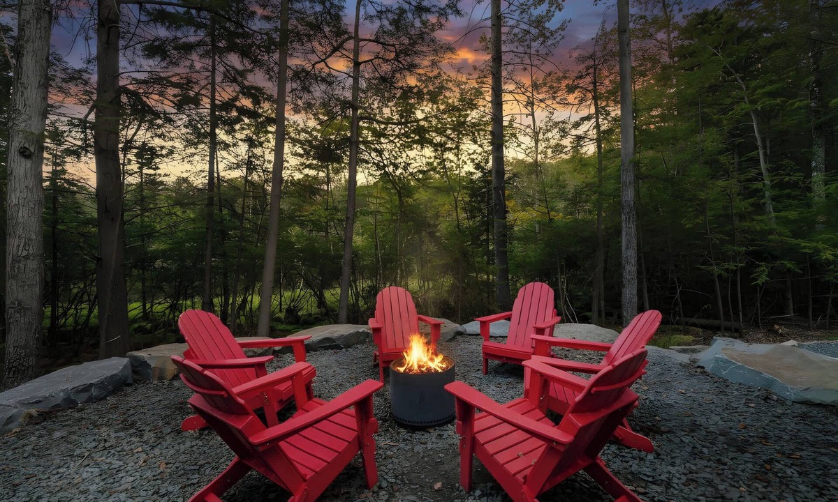 Blakeslee House | Lakefront luxury,GameRoom,FirePit,Canoe,10Min2JFBB