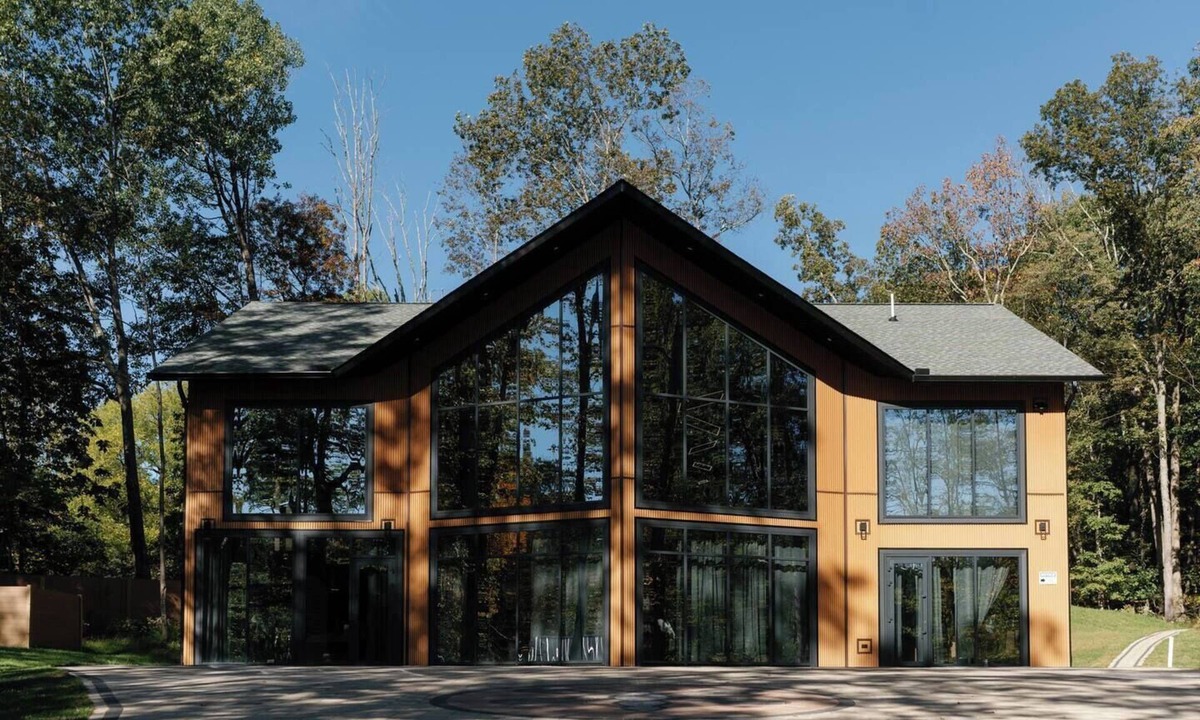 Scotrun Cabin | Lakefront Mansion/Exclusive SPA, Fishing, Lake