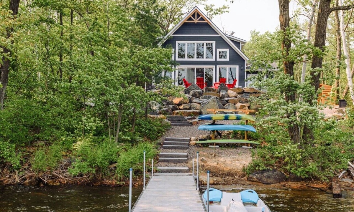 Georgian Bay Cottage | Lakefront Muskoka Cottage w/hot tub