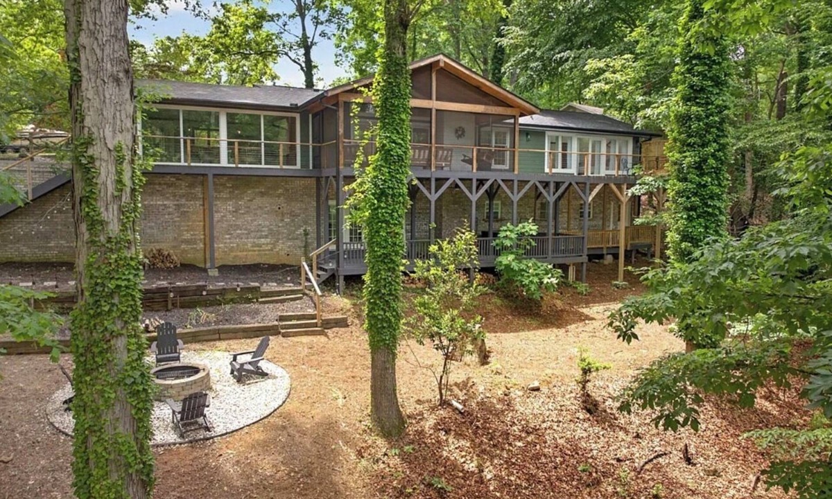 Gainesville House | Lakefront- NEW hot tub, dock, game room, firepit, pedal boat, kayaks