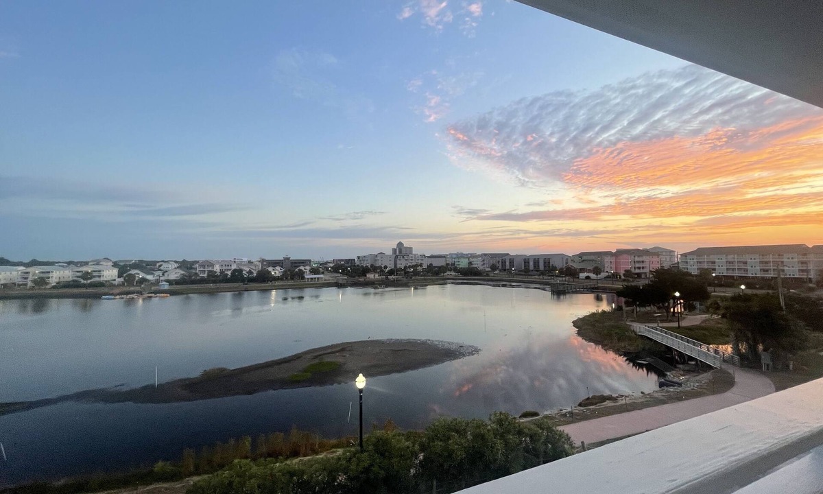 Carolina Beach House | Lakefront Oasis w/panoramic views on private road