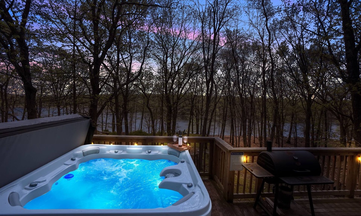 Pocono Mountain Lake House | Lakefront, Pets, HotTub, Fishing, Pool, Pickleball Games, Fireplace