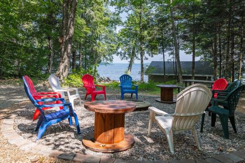 Phelps House | Lakefront Phelps Cabin w/Boat Dock & Water Toys!