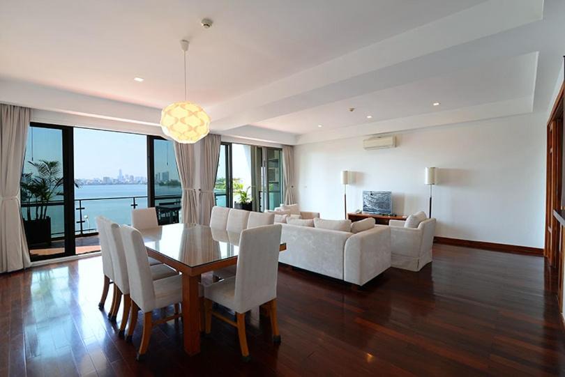 Quang An Apartment | Lakefront Residence