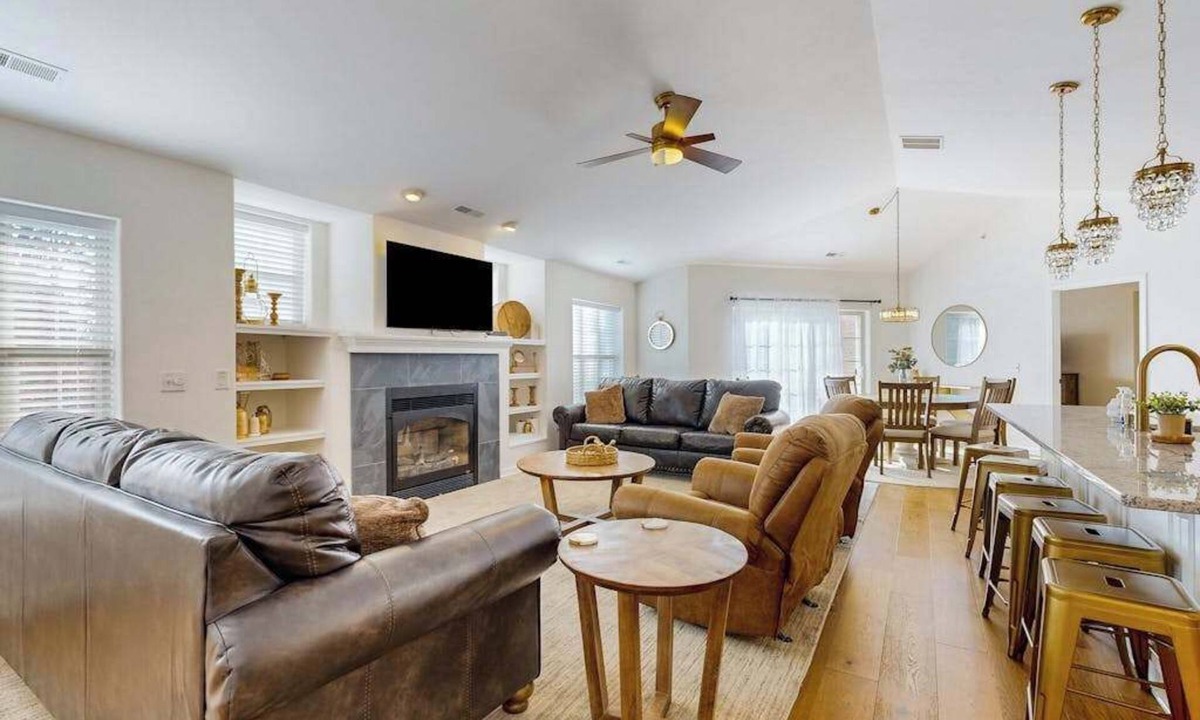 Lake Delton Condo | Lakefront resort townhome with resort pools/beaches, private deck, & fireplace