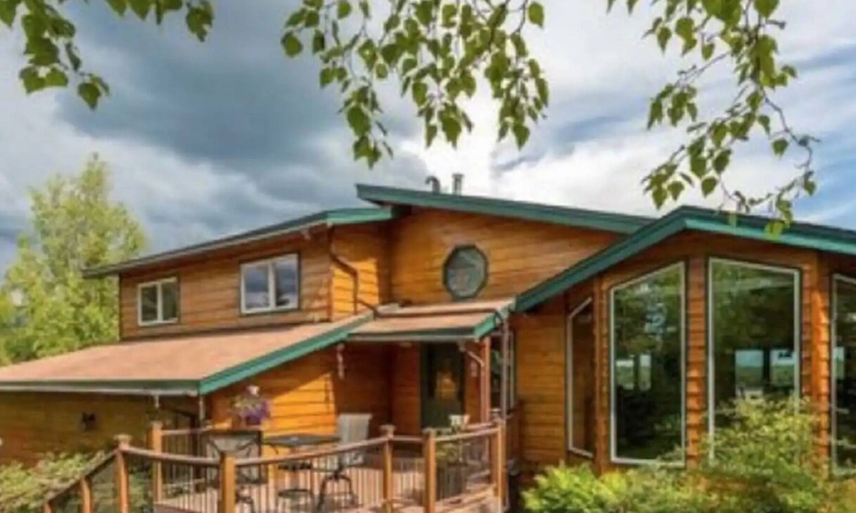 Tanaina House | Lakefront Retreat