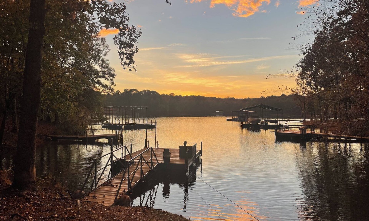 Reed Creek House | Lakefront Retreat with Kayaks and Dock - Minutes to Downtown Hartwell