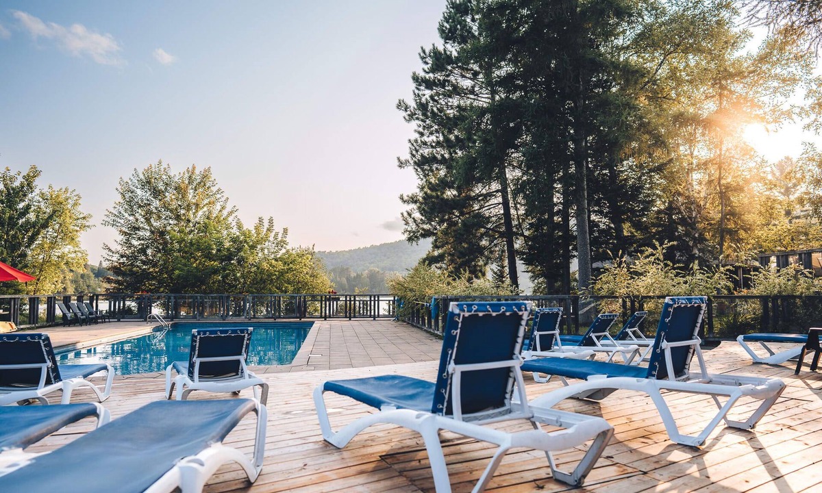 Lac Superieur Village Condo | Lakefront Studio with Resort, Mountain View