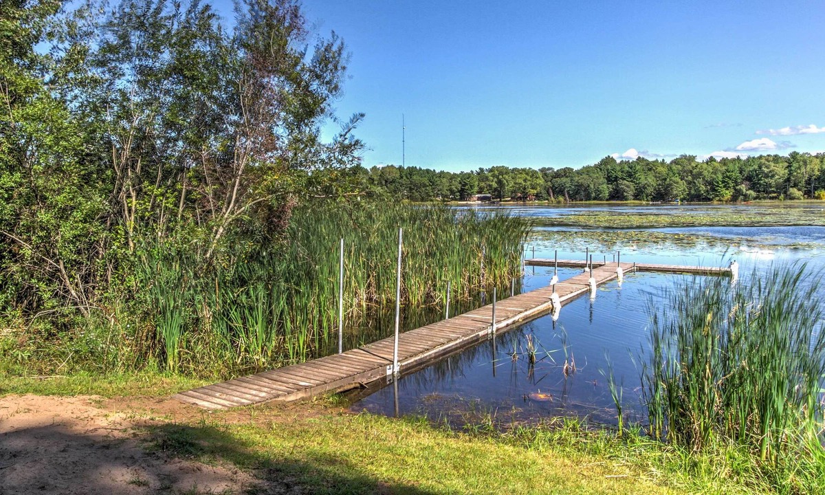 Westfield Apartment | Lakefront Studio Cabin w/ Dock & Fire Pit!
