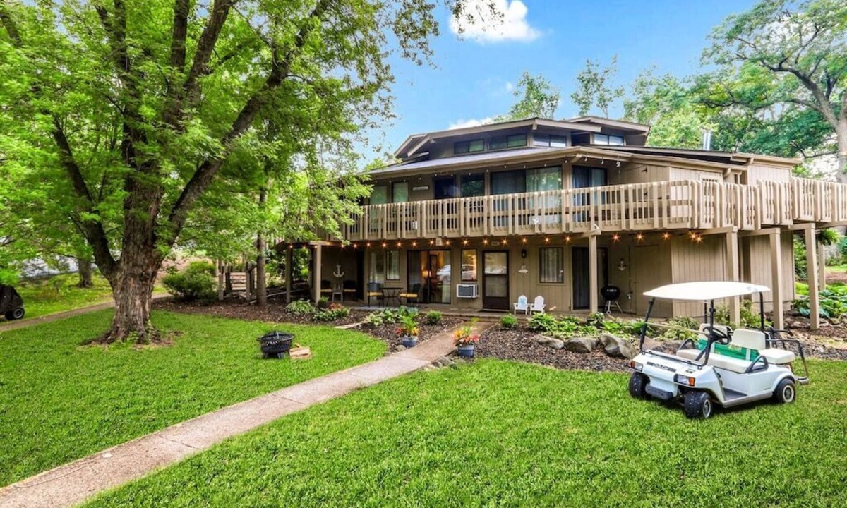 Fontana House | Lakefront Sunset Views