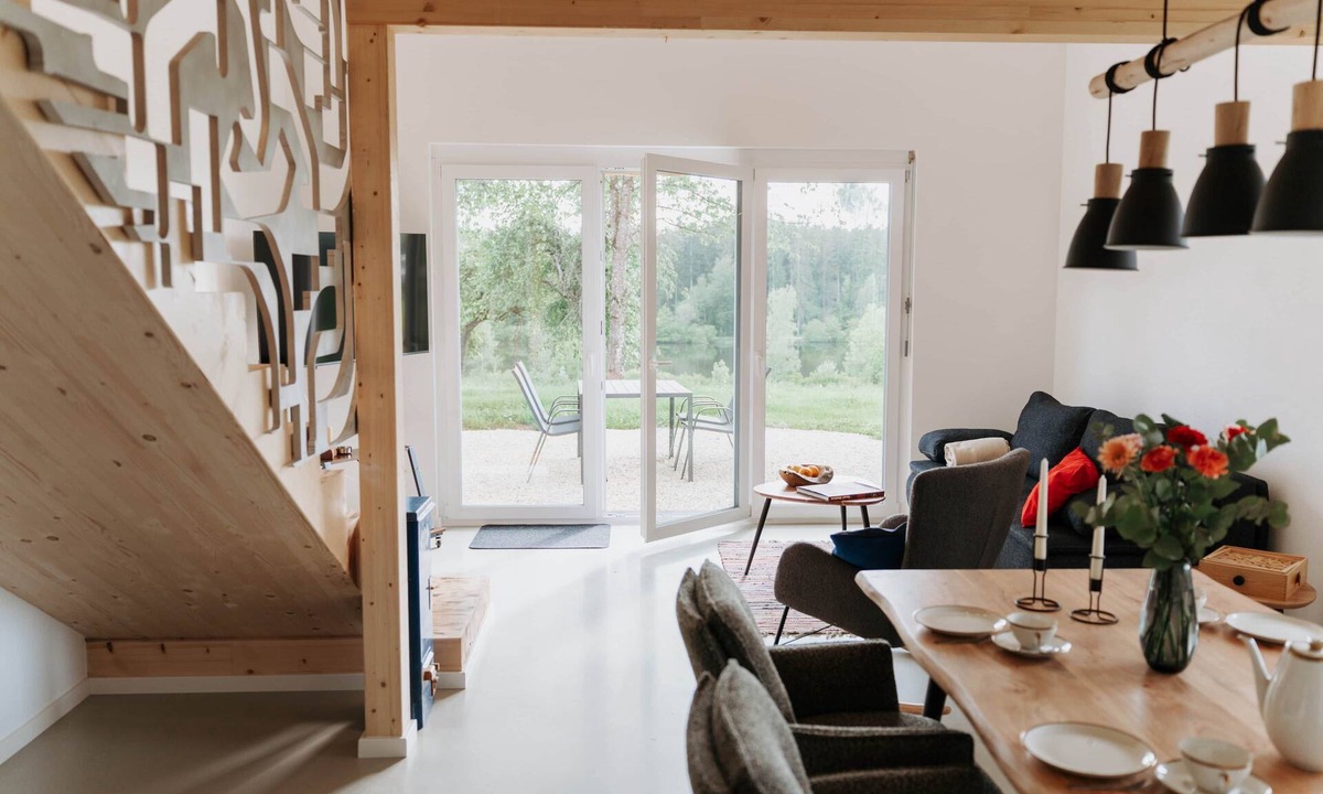 Ellenberg House | Lakefront vacation rental in Ellwangen with beach access & great views