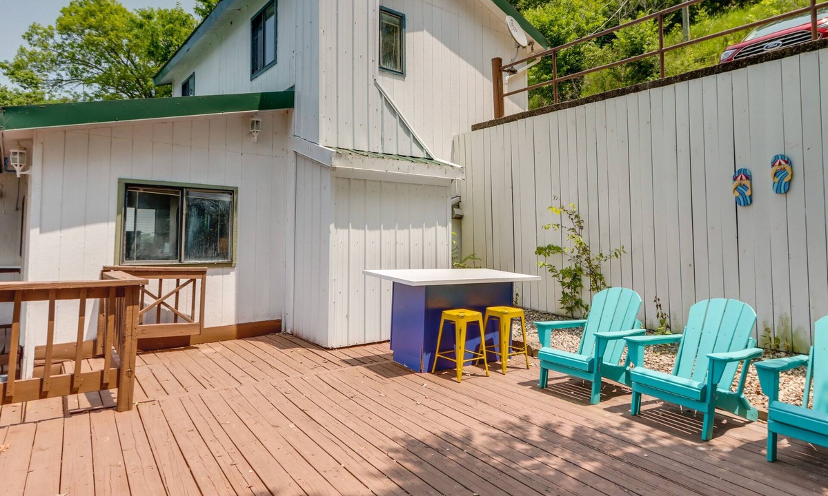 Versailles House | Lakefront Versailles Vacation Rental w/Dock!