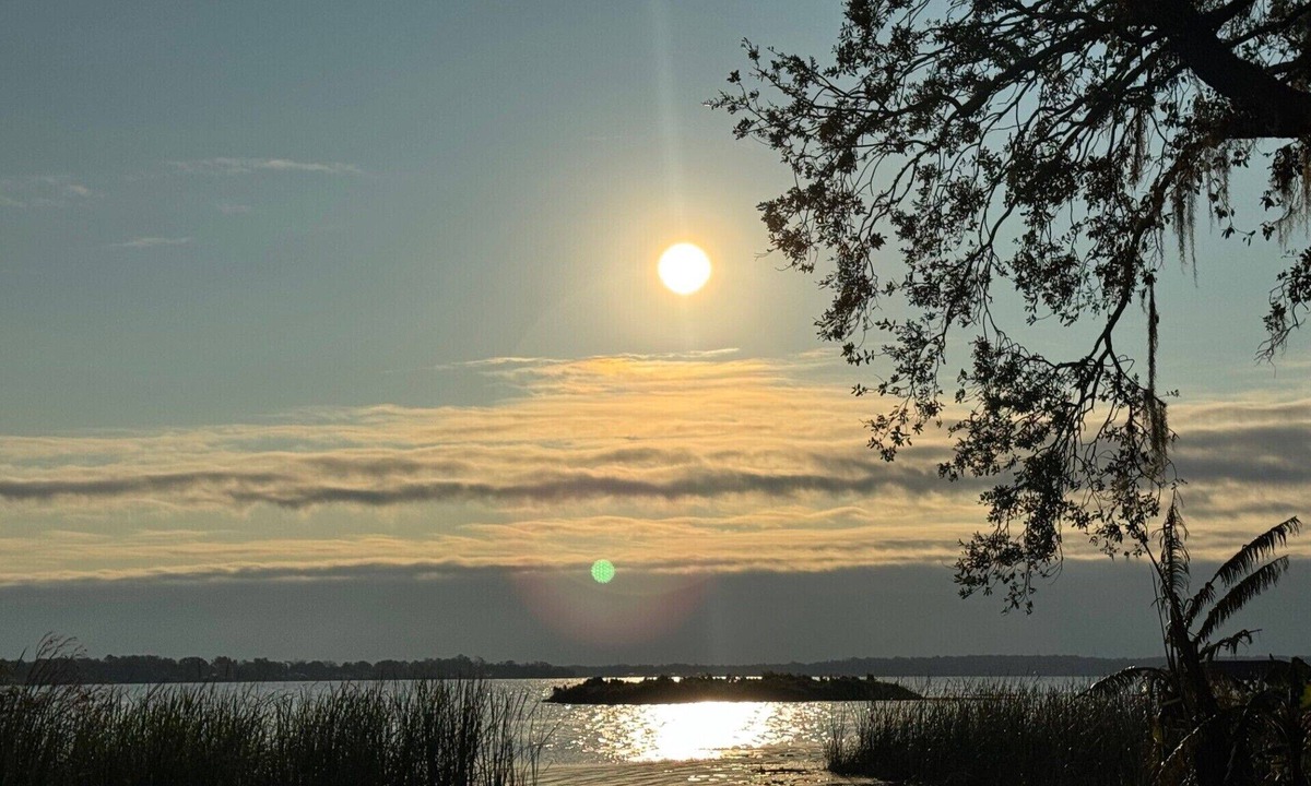 Leesburg House | Lakefront Views-Private Porch and Deck- Close to the Villages in Leesburg