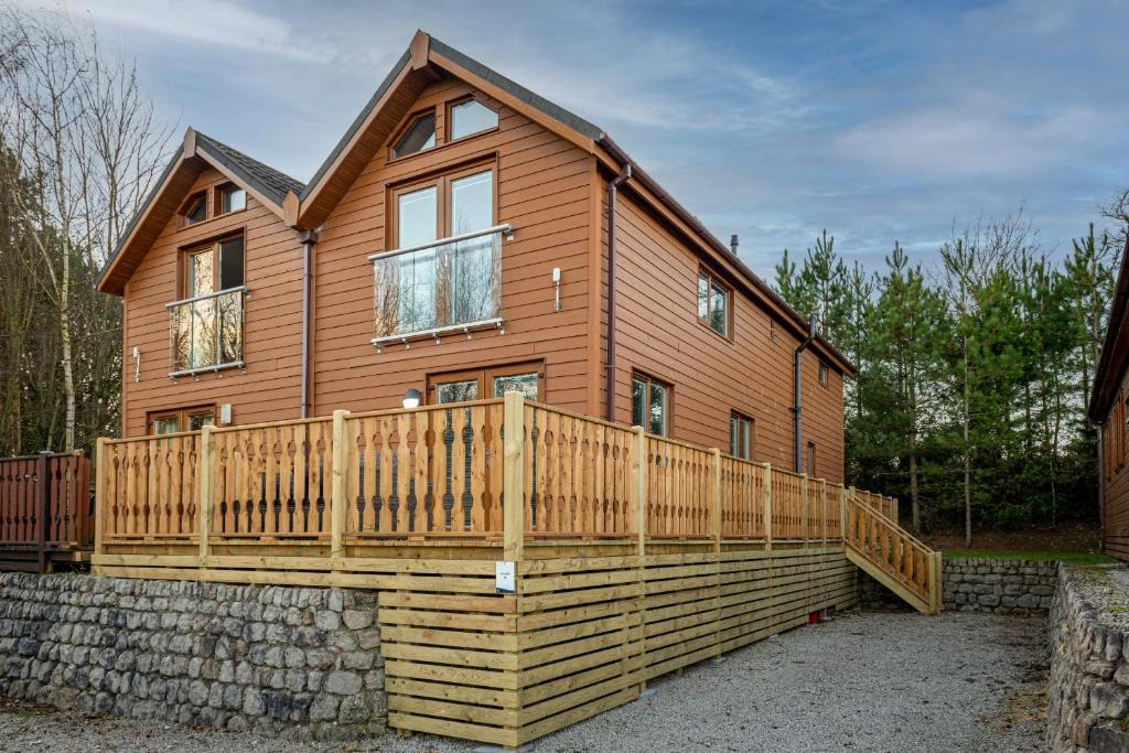 Tewitfield House | Lakeland Lodge