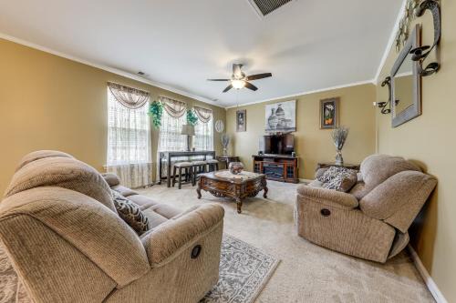 Moncks Corner House | Lakes, Gardens & More! Getaway in Moncks Corner