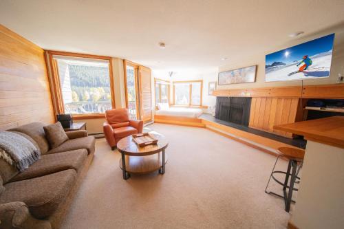 Lakeside Village House | Lakeside 1495 by SummitCove Lodging in Colorado