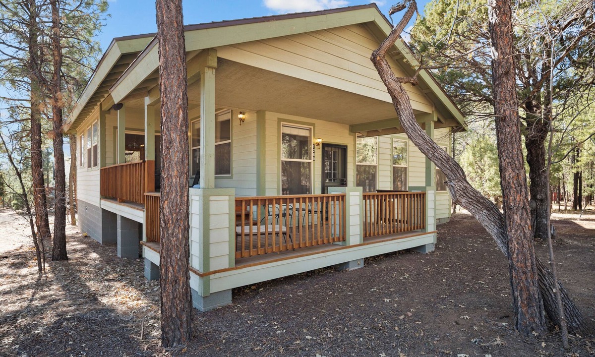 Pinetop-Lakeside House | Lakeside Cabin 3-bedroom house Lake of the Woods with WiFi, AC, pet friendly