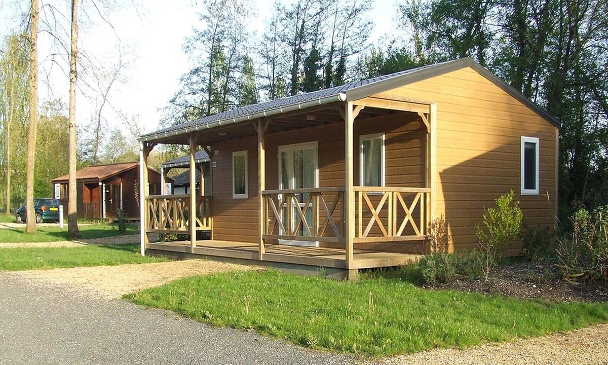 Moncontour Ski Chalet | Lakeside Chalet at Moncontour Park