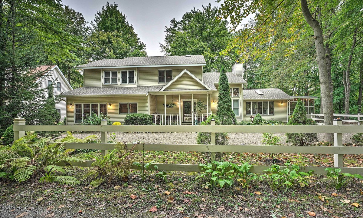 Lakeside House | Lakeside Escape Steps to Lake Michigan Beach!