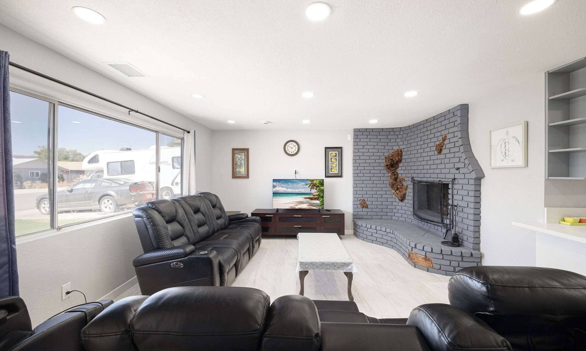 Lakeside House | Lakeside Gem Getaway | Sleeps 10, 3 mi from Lake