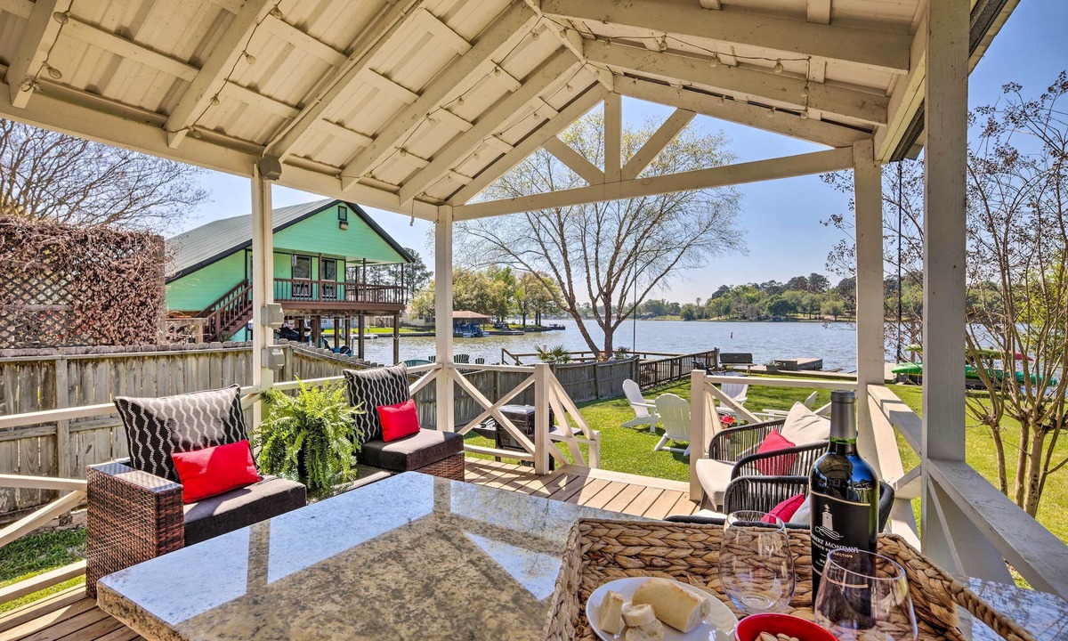 Willis Cabin | Lakeside Hideaway Cabin - Rest & Recharge
