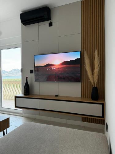 Dodosi Apartment | Lakeside house