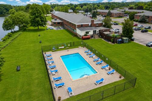 Wakefield Hotel | Lakeside Inn