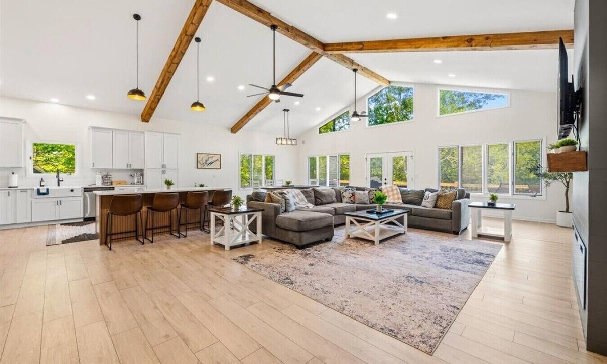 La Follette Apartment | Lakeside Landing · Waterfront w/Private Dock | Deerfield Resort