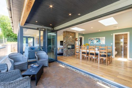 Compton Martin House | lakeside Lodge